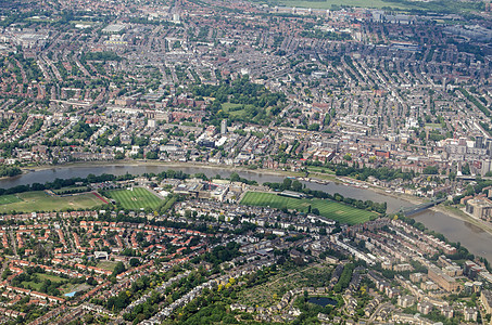 巴恩斯河泰晤士河-空中观察 伦敦图片