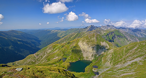 夏季高山山景图片
