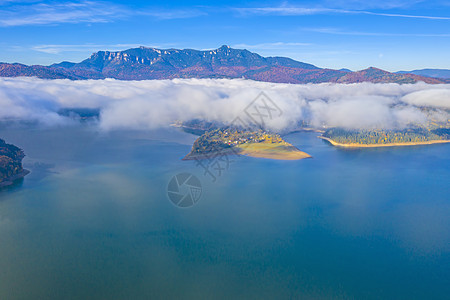 秋季山湖风景图片