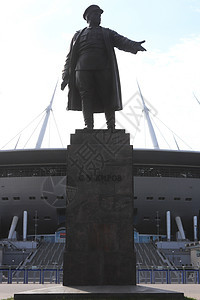 圣彼得堡体育场前的S M Kirov纪念碑图片
