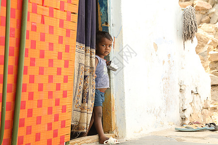 印度的贫穷儿童问题风光房子育儿山坡农田生活小屋村庄农业图片