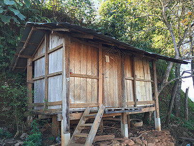 山上泰国山地部落人民的旧木制谷仓 Chian图片