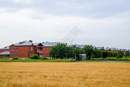 两层房屋的平原村 低层发展街道农场小屋阁楼国家财产住房通道土地领土图片