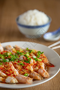 含大蒜和辣椒虾烹饪美味午餐餐厅食物菜单美食蒸汽盘子图片图片
