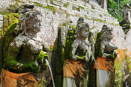 Goagajah寺大象洞穴寺庙的不老泉 印度尼西亚巴厘岛乌布德女神旅行乌布旅游石头雕刻石雕喷泉雕塑热带背景