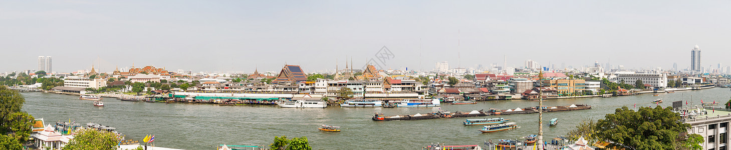 曼谷 大片全景观望 在泰国的Chao Phraya河建筑寺庙车辆观光旅行城市宝塔地标运输驳船图片