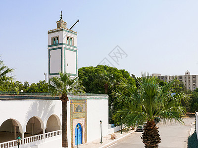在巴尔多博物馆 突尼斯 突尼斯的入口院子纪念碑棕榈考古学晴天旅行建筑观光旅游历史图片