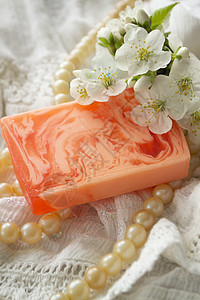 天然天然肥皂 手工制作的沙库拉香皂 樱花花花 温泉治疗图片