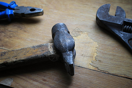 木木背景上的工具木制品装修桌子机械木头维修指甲工作作坊金属图片