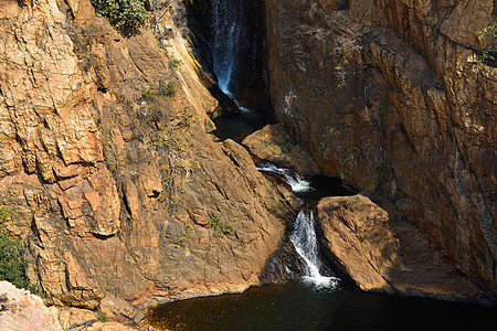 洛基溪天然池岩层图片