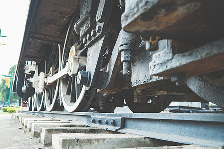 铁轨上的生锈轮车紧紧关上车辆机车火车车轮力量运输车皮过境铁路蒸汽图片