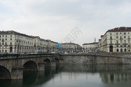 2018年3月 意大利 都灵-“Po”河和维托里奥维内托广场图片