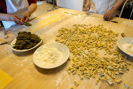 意大利皮埃蒙特州兰河的典型意大利面健康饮食美食普林食物手工成人食品饮食营养影棚图片