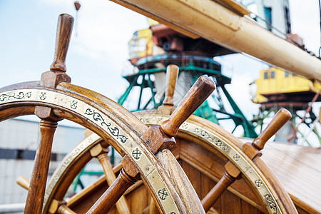 木制轮回转方向盘运输古董海军控制航程旅行血管海洋驾驶巡航背景图片