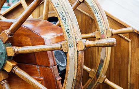 木制轮回转方向盘控制海洋运输血管导航巡航游艇木头冒险航行图片