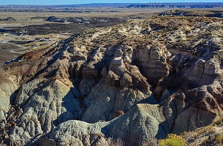 阳光明媚的沙漠 各种沉积岩层土壤岩石地质学荒地公园古生代爬坡峡谷地形侵蚀图片