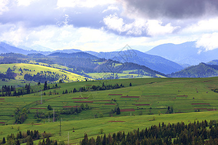 喀尔巴阡山脉的美丽而壮观的山地景观图片