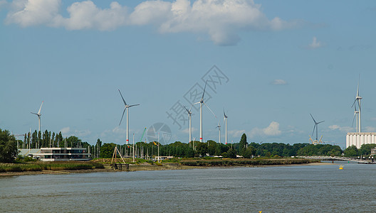 安特卫普 比利时佛兰德斯 2019年8月植物天空螺旋桨涡轮刀刃蓝色创新活力车站风力图片