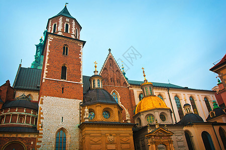 波兰克拉科夫的Wawel建筑学爬坡地标文化城堡中心宗教正方形历史游客图片