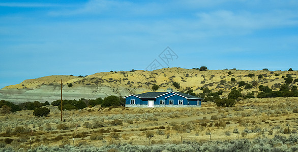 美国新墨西哥州美国土著保留地的典型土著人家庭沙漠农业原住民文化传统天空房子村庄农村旅行图片