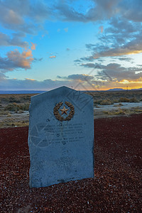 新墨西哥州新墨西哥州 路边有五点星的纪念碑图片