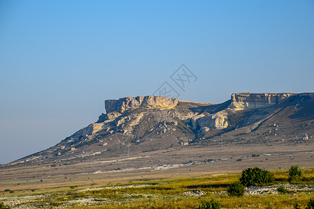 克里米亚半岛的白山 白悬崖森林支撑土地下坡旅行高原照片海岸岩石石头图片