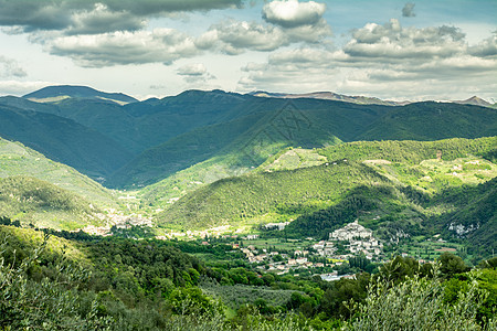Valnerina山谷 Arrone镇和图片