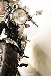 摩托车车引擎力量跑车男性驾驶管道车辆菜刀速度金属图片