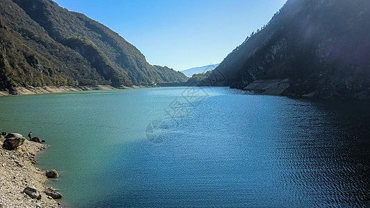 多洛米特的景观高山季节远足顶峰爬坡旅游晴天森林假期天空图片