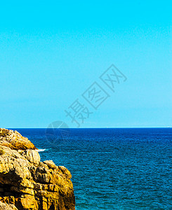 海上高悬崖 夏天的海底背景 许多喷洒太阳海岸线绿水假期岩石蓝色热带悬崖旅行地标图片