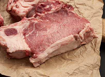 肋骨上的肉片 食物是棕色的厨房美食烹饪工作室鱼片猪肉桌子炙烤腰部木板图片