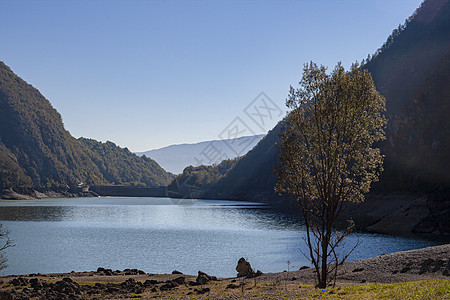 多洛米特的景观石头旅游草地全景高山顶峰爬坡风景山脉晴天图片