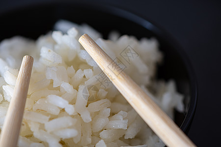 配有中国筷子的米饭碗美食烹饪盘子胡椒午餐油炸食物面条饮食蔬菜图片