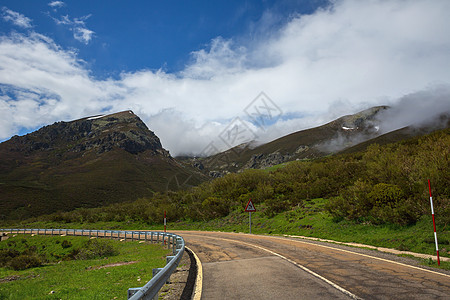 在欧洲皮科斯德欧罗帕岩石冰川国家悬崖旅行首脑场景风景吸引力顶峰图片