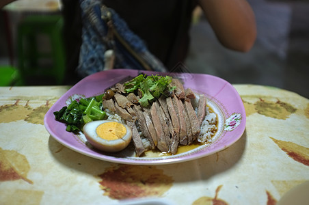有猪腿的米饭 泰国菜图片
