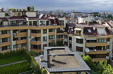 保加利亚首都索非亚新住宅区的绿色花园和休闲场所生活城市住宅建筑学文化景观邻里全景建筑邻居背景图片
