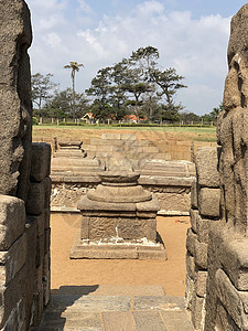 印度泰米尔纳德邦的海岸寺庙侵蚀天空历史雕塑宗教考古学雕刻文化遗产地标图片