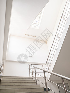 紧急出口 内地现代建筑的楼梯和现代化大楼情况楼梯间窗户酒店地面金属商业栏杆入口办公室图片