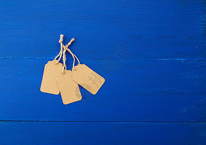 一套空的棕色空标签 用于衣服和其他用途销售市场绳索细绳纸盒材料卡片回收礼物纸板图片