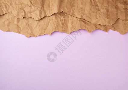 抽象淡紫色背景与棕色撕纸元素回收床单边界广告工艺框架纸板文档古董羊皮纸图片