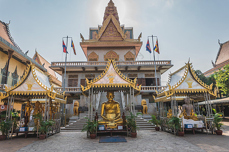 柬埔寨金边寺庙热带狮子游客文化眼镜宗教贵族旅行旅游天空图片