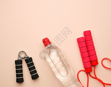 红运动绳 用于在蜜蜂背角上跳跃和心脏负荷红色游戏曲线工具健身房绳索运动有氧运动玩具塑料图片