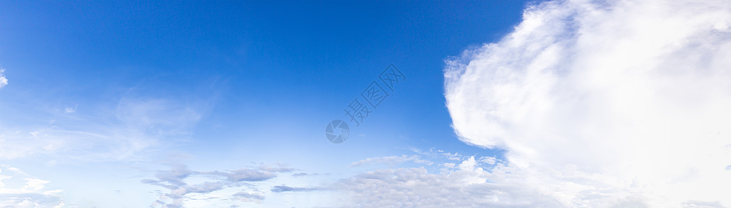 蓝色天空的气雾喷发剂阳光天堂作品蓝天全景热带天气环境日光地平线图片