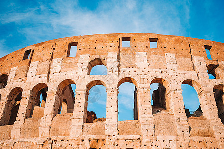 罗马的蓝色天空背景蓝天建筑古董文化斗兽场建筑物帝国传统考古学假期建筑学图片