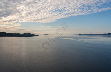 随着游轮驶近Zadar 克罗地亚沿海各群岛旅游天空旅行巡航日出海洋风景假期全景地平线图片