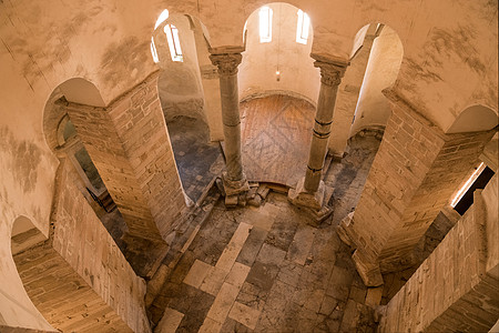 克罗地亚旧城扎达尔的圣多纳图斯环教堂古董旅行历史性地标城市大教堂建筑旅游建筑学圆形图片