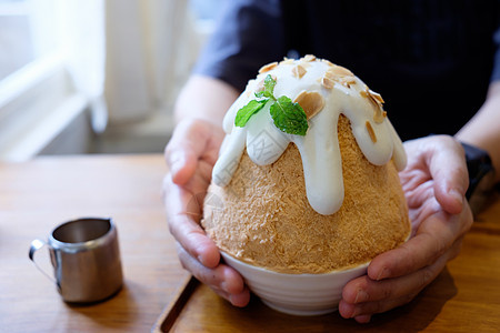 冻冻的Dessert朝韩沙冰 巴丁苏或宾素食物牛奶美食刮胡子盘子咖啡店甜点桌子小吃奶油图片