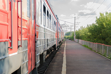 火车上的客车列车乘客过境通勤者城际铁路车皮车站工业机车商业图片