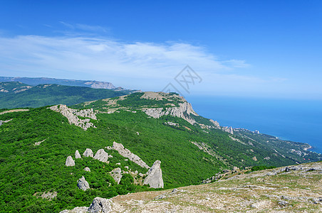 太阳庙景或伊利亚斯K山的石花旅行旅游爬坡全景森林绿色顶峰蓝色风景岩石图片