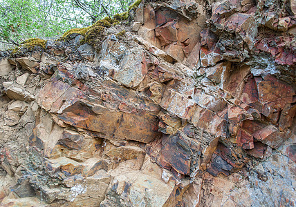 梅德韦山上的岩石部分图片